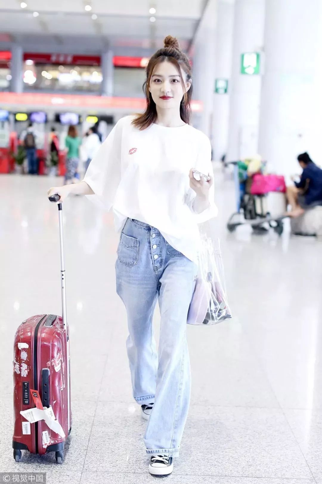 oversizetee穿搭,教你几种白tee的时尚穿法