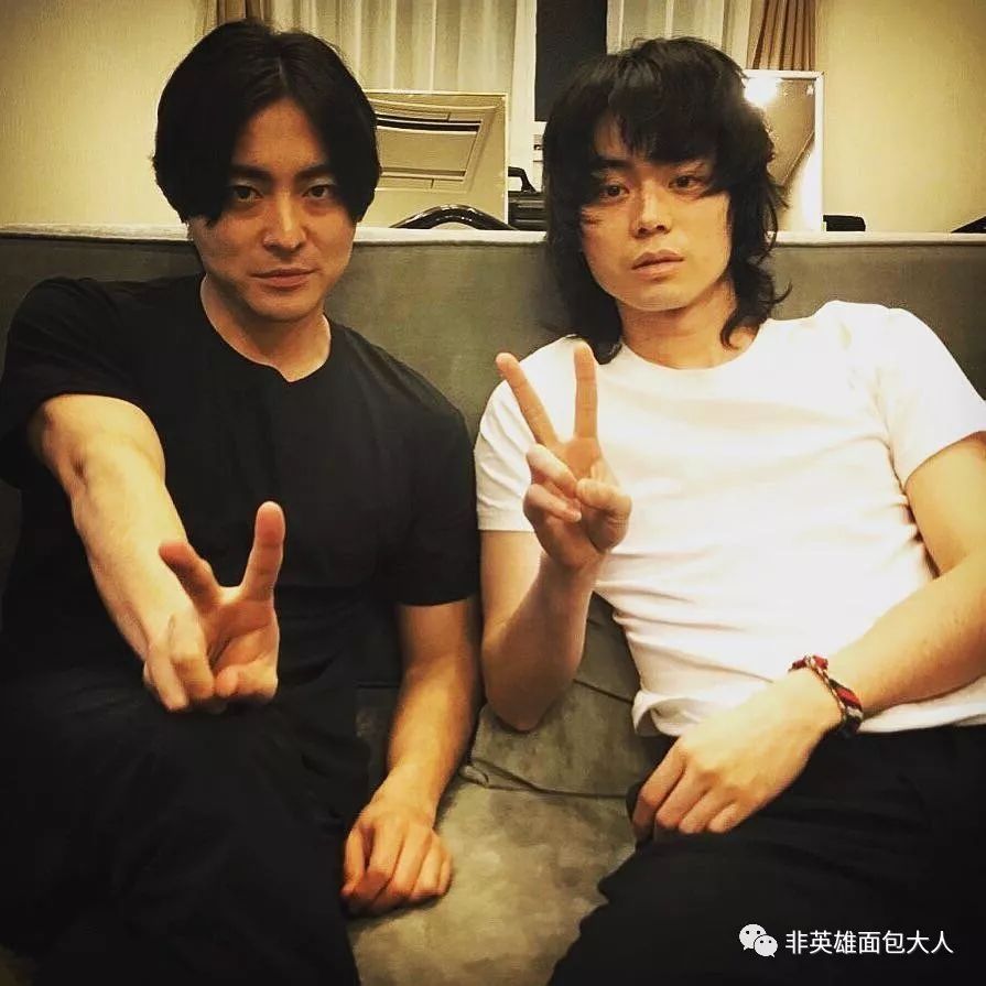 女王爱上男主日漫,女王爱上小伙印度剧