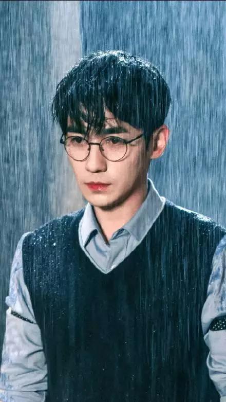 镇魂朱一龙绝美图,朱一龙路演镇魂女孩