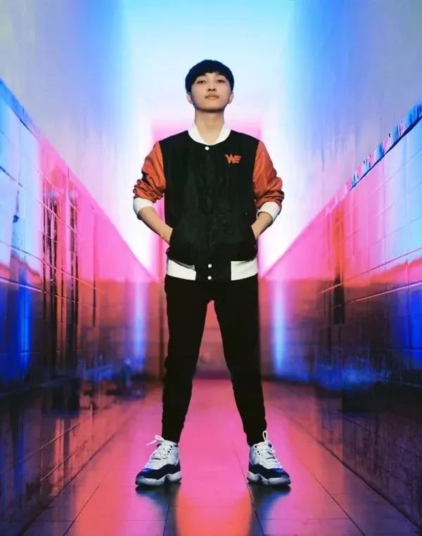 这双靠打游戏送的鞋子可以卖3万元？