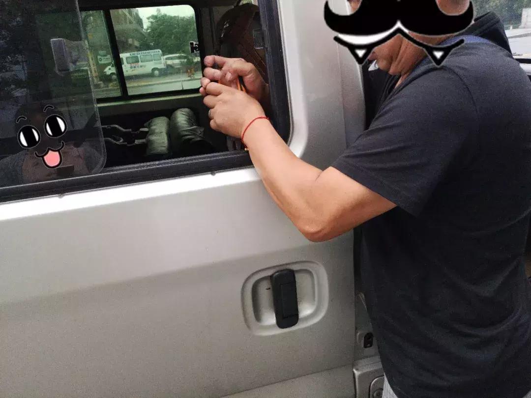 货拉拉晚上送货下雨原视频,货拉拉遇到暴雨