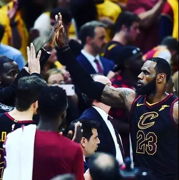 这就是你口中“没技巧的大猩猩”？！