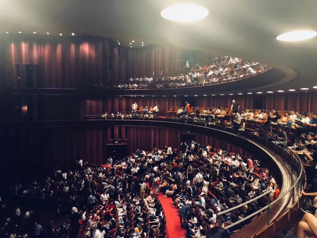 话剧父亲尤雅制作人,赵立新和王刚