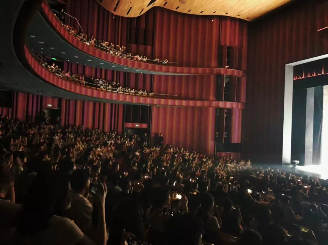 话剧父亲尤雅制作人,赵立新和王刚