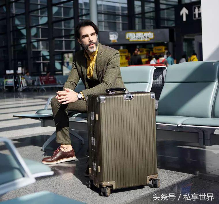 旅游行李箱的必备清单,夏季旅行带哪些行李比较好