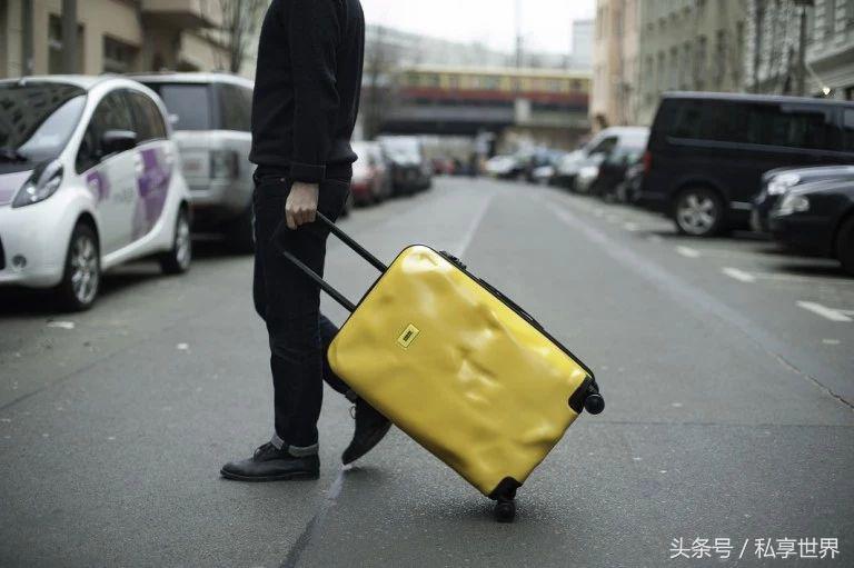 旅游行李箱的必备清单,夏季旅行带哪些行李比较好