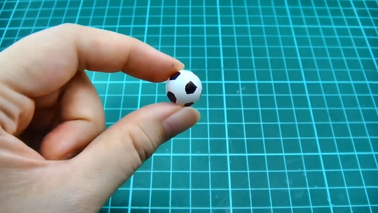 制作迷你足球,如何简单制作一个迷你足球场
