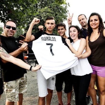 对比强烈!C罗尤文球衣首日卖52万件内马尔去大巴黎才卖1.2万件