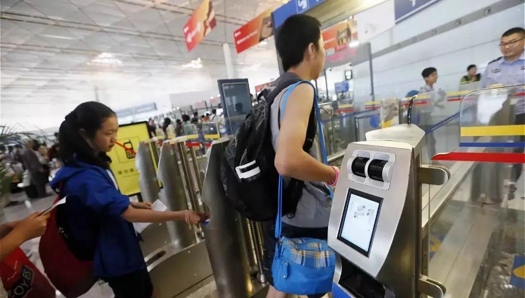 海关总署严打人肉代购？迈克尔·杰克逊曾被化学阉割；NZ现机票诈骗