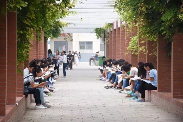 时光倒流你还会选择现在的生活吗,如果时光倒流你会选择来这里吗