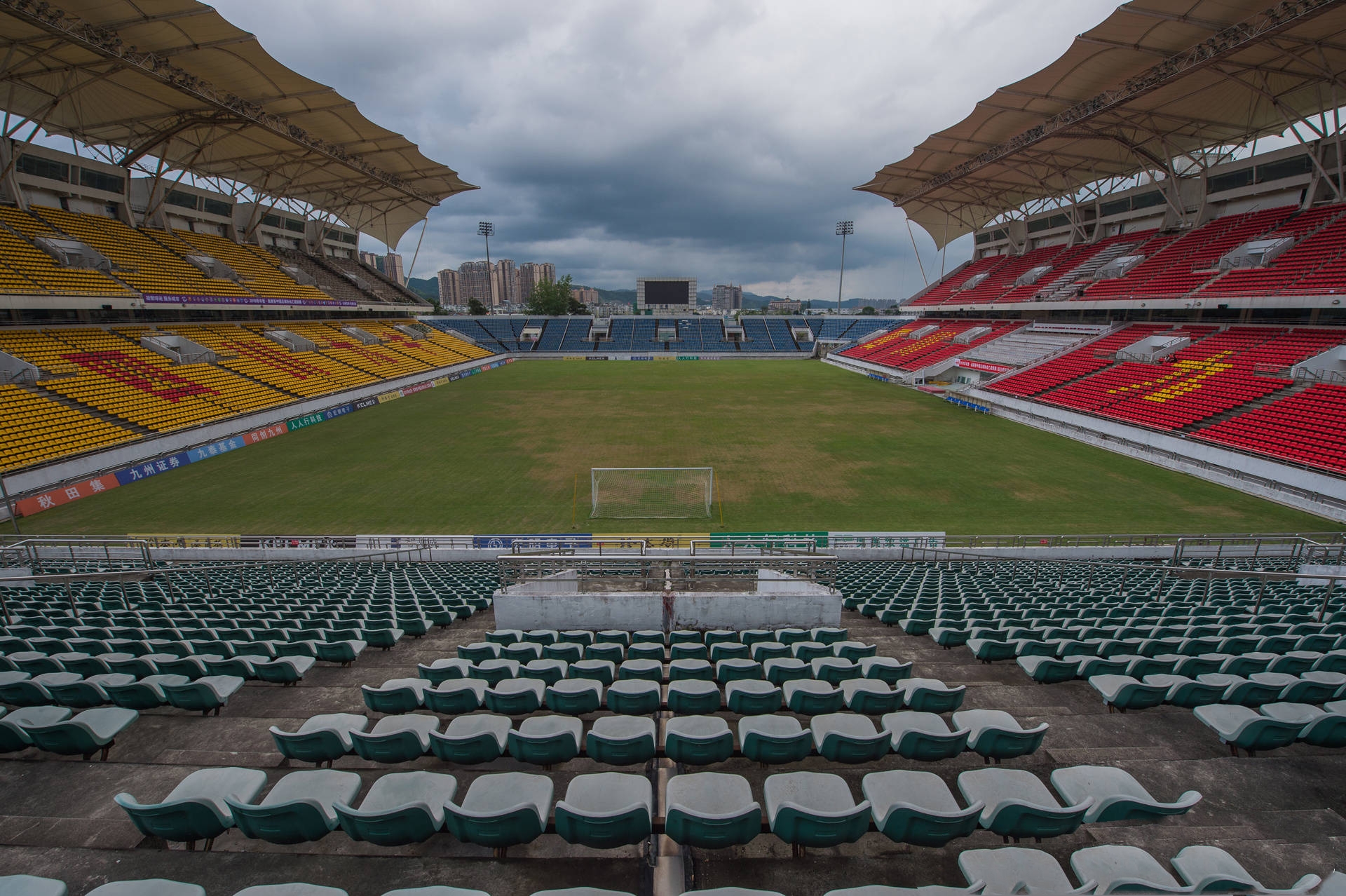 世界顶尖专业足球场,堪比世界杯的足球比赛