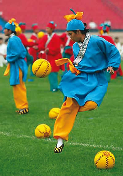 足球源于中国视频,足球比赛中国