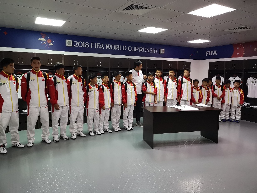 怀揣梦想足球,中国足球年轻的梦