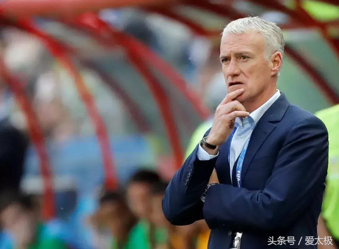 法国队2018夺冠拿大力神杯,2018世界杯法国举起大力神杯