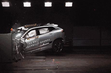 兄弟间的小动作,兄弟之间的小动作