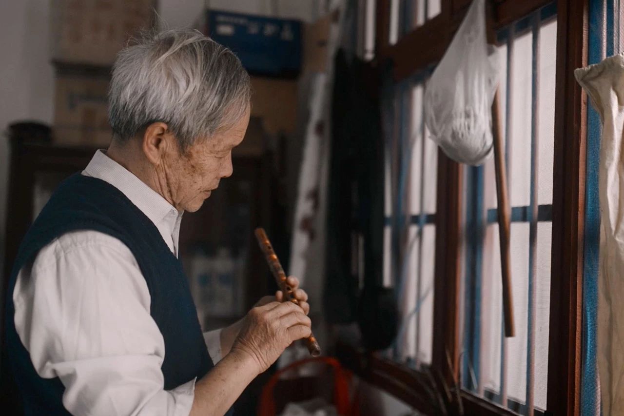 一个失业大叔，用1500元拍下自己幸福的父母，豆瓣9.2分！