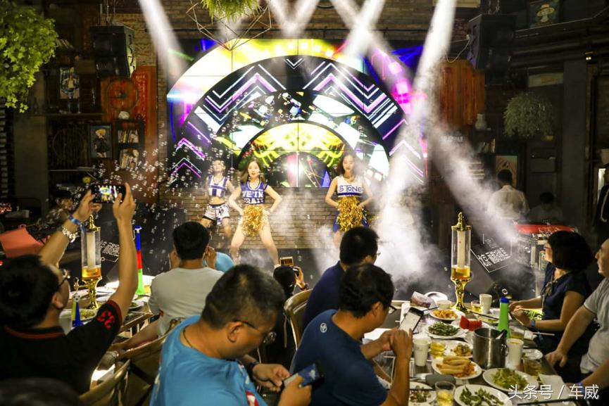 喝啤酒一起看世界杯,喝啤酒看世界杯视频