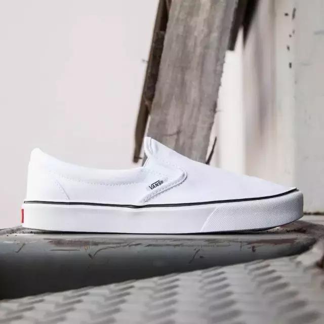 夏天不热小白鞋怎么穿舒服,夏天怕热穿什么鞋子好呢