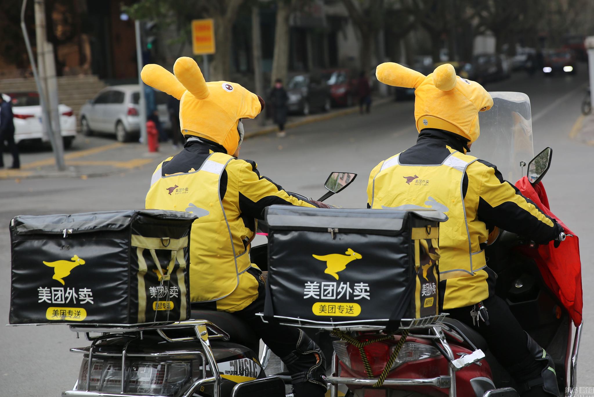 外卖迟到了你们会差评吗,外卖迟到了会扣骑手钱吗