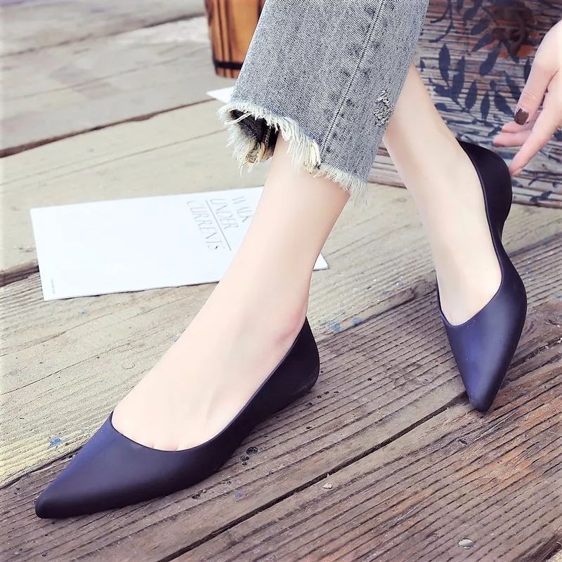 最美不是下雨天，是你穿过的那双雨鞋！一秒瘦脚，超软耐磨！