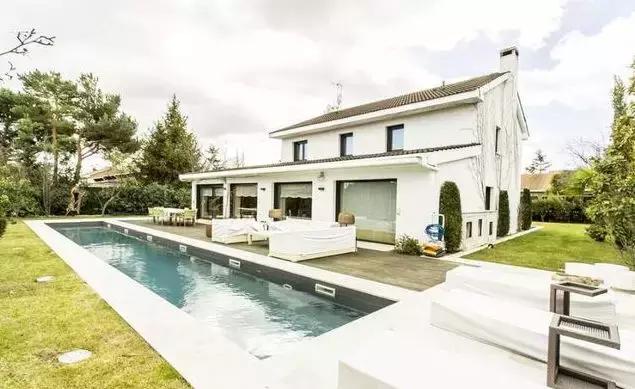 梅西和c罗的房子长啥样,c罗梅西内马尔以前的家