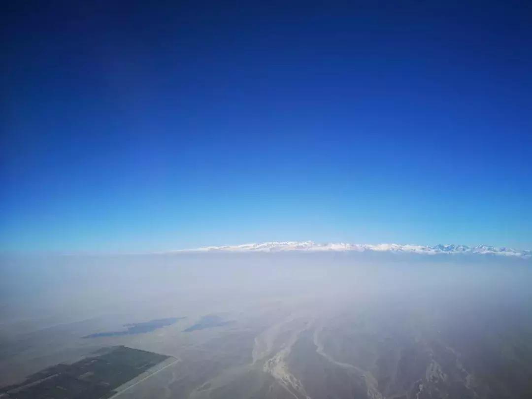 沙漠里把车开到起飞，这才是男人该玩的游戏｜远途心路