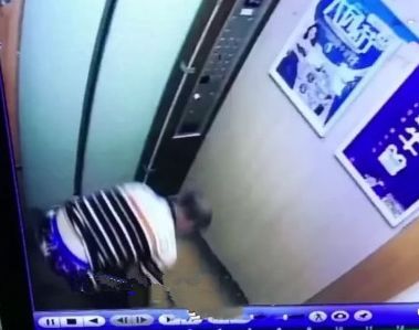 电梯内大便被人发现的新闻,电梯老人拉屎事件后续