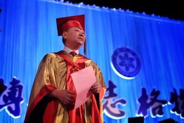 最有意义的大学毕业典礼,最感人催人泪下的毕业典礼