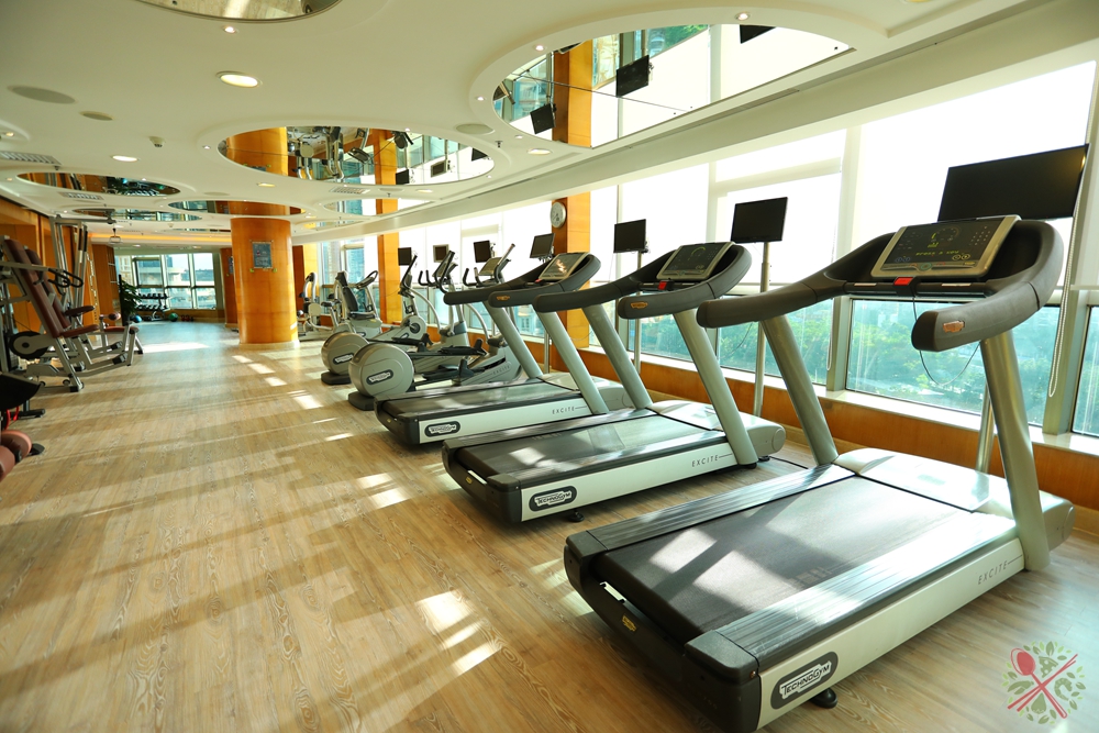 去香港囤货累觉不爱，住深圳购物最轻松