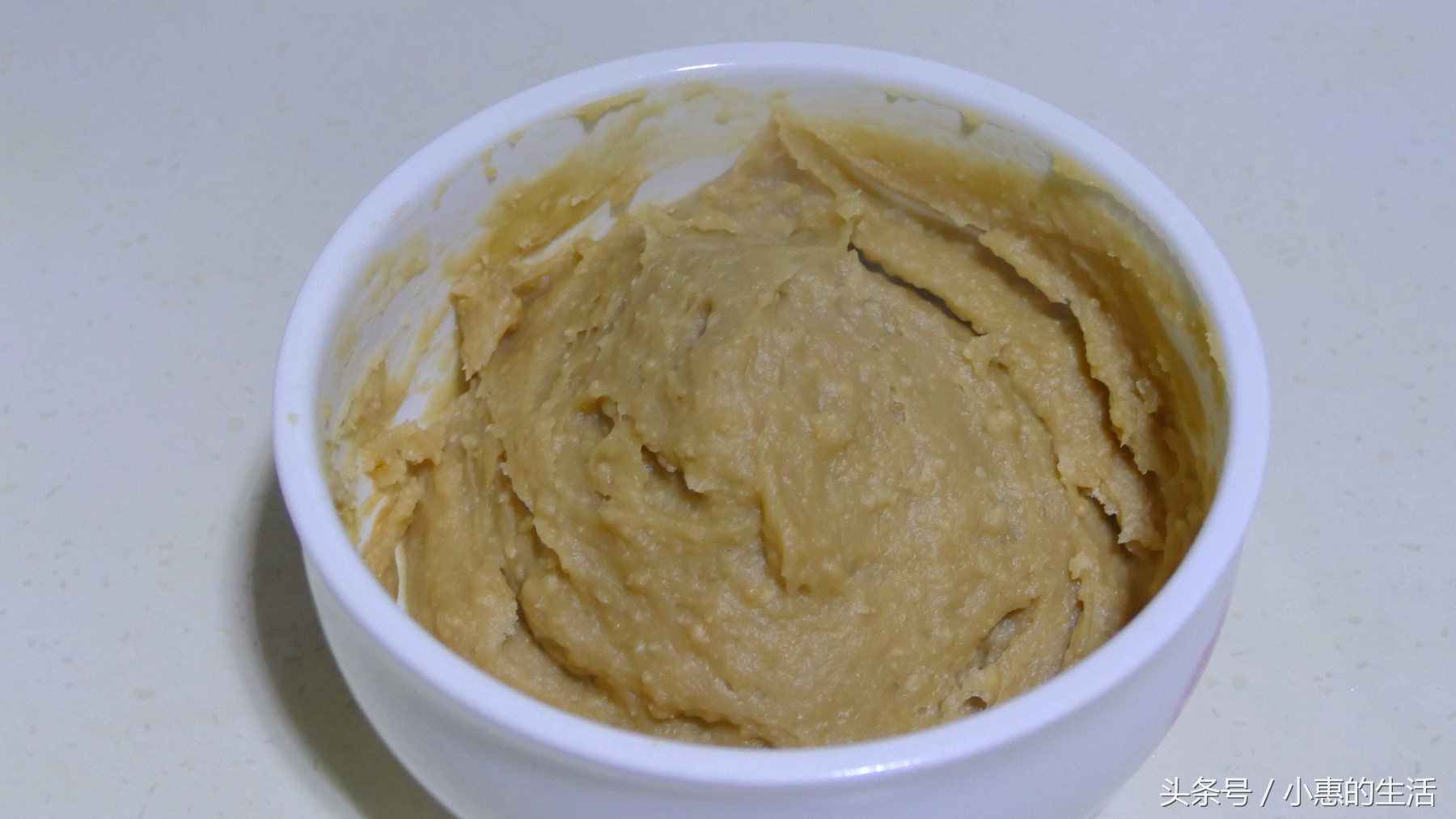 炒面：不用油炒，不加任何调料，开水烫一烫搅一搅就可以吃