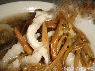 下奶快奶水多不长肉食谱,催乳下奶食谱之猪蹄炖丝瓜豆腐