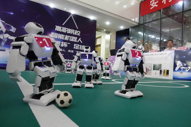 机器人足球比赛完整版,世界足球机器人比赛