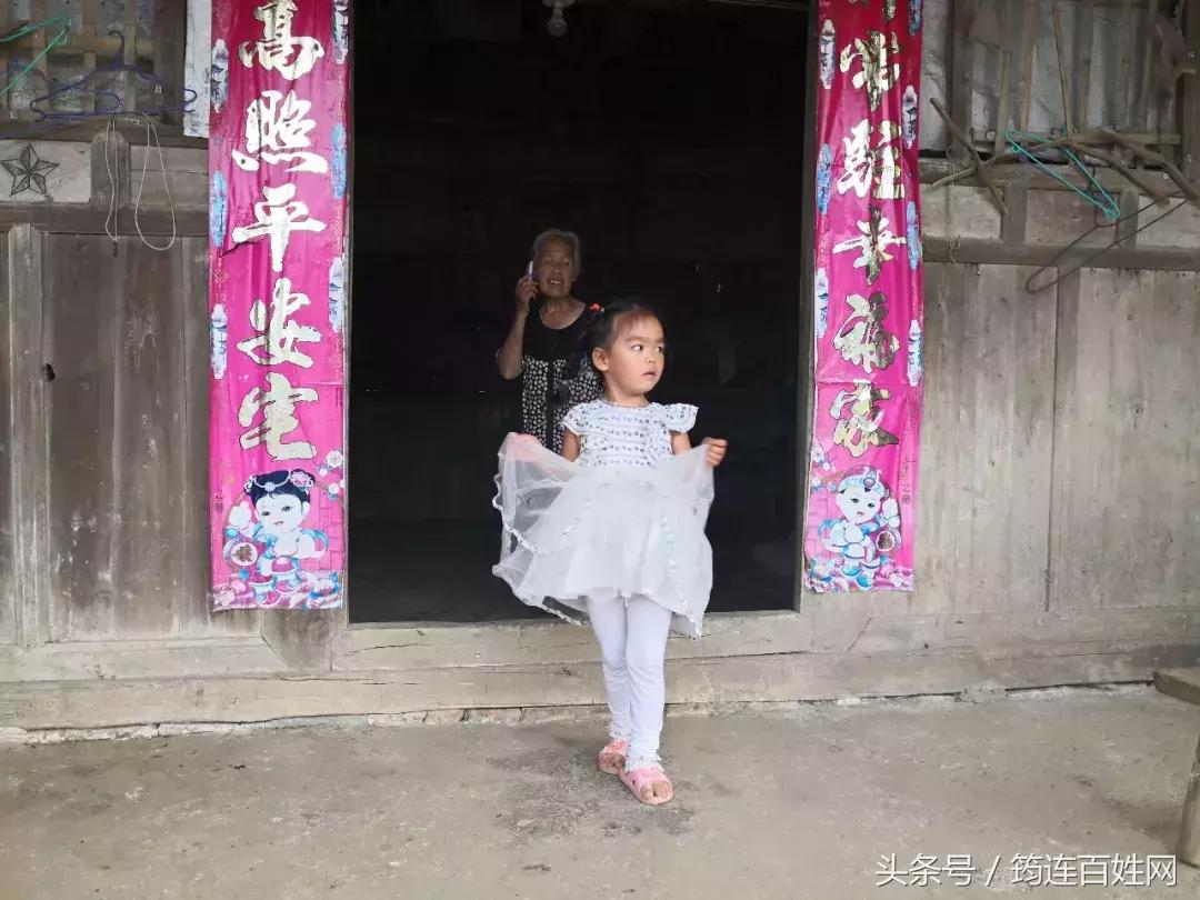 这个曾经身患“怪症”，命悬一线的小女孩，如今竟变成这样！