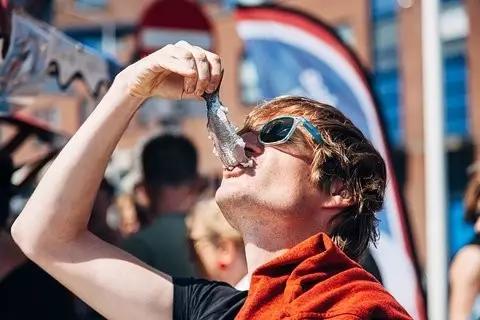 什么食物比鲱鱼罐头还难吃,盘点九种最黑暗的食物鲱鱼罐头