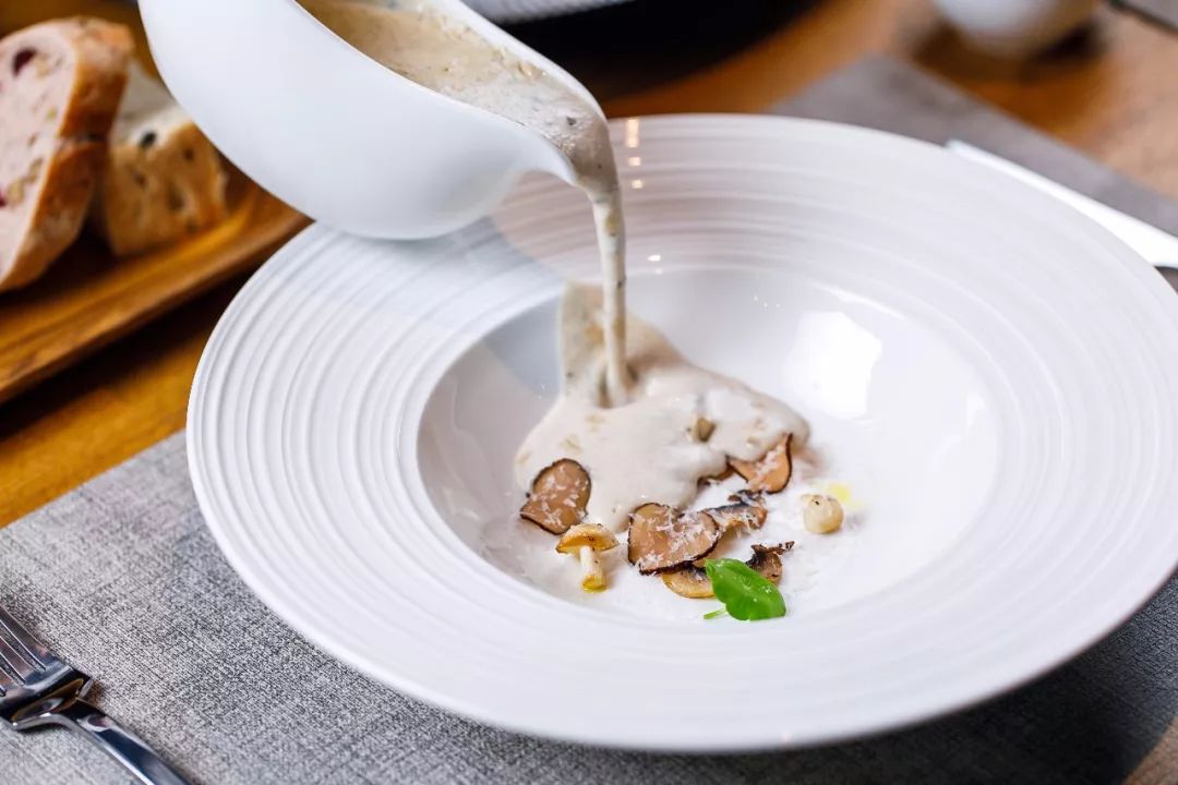 傲娇！藏在解放南路的「花园餐厅」只有6张桌！道明寺来也要预约