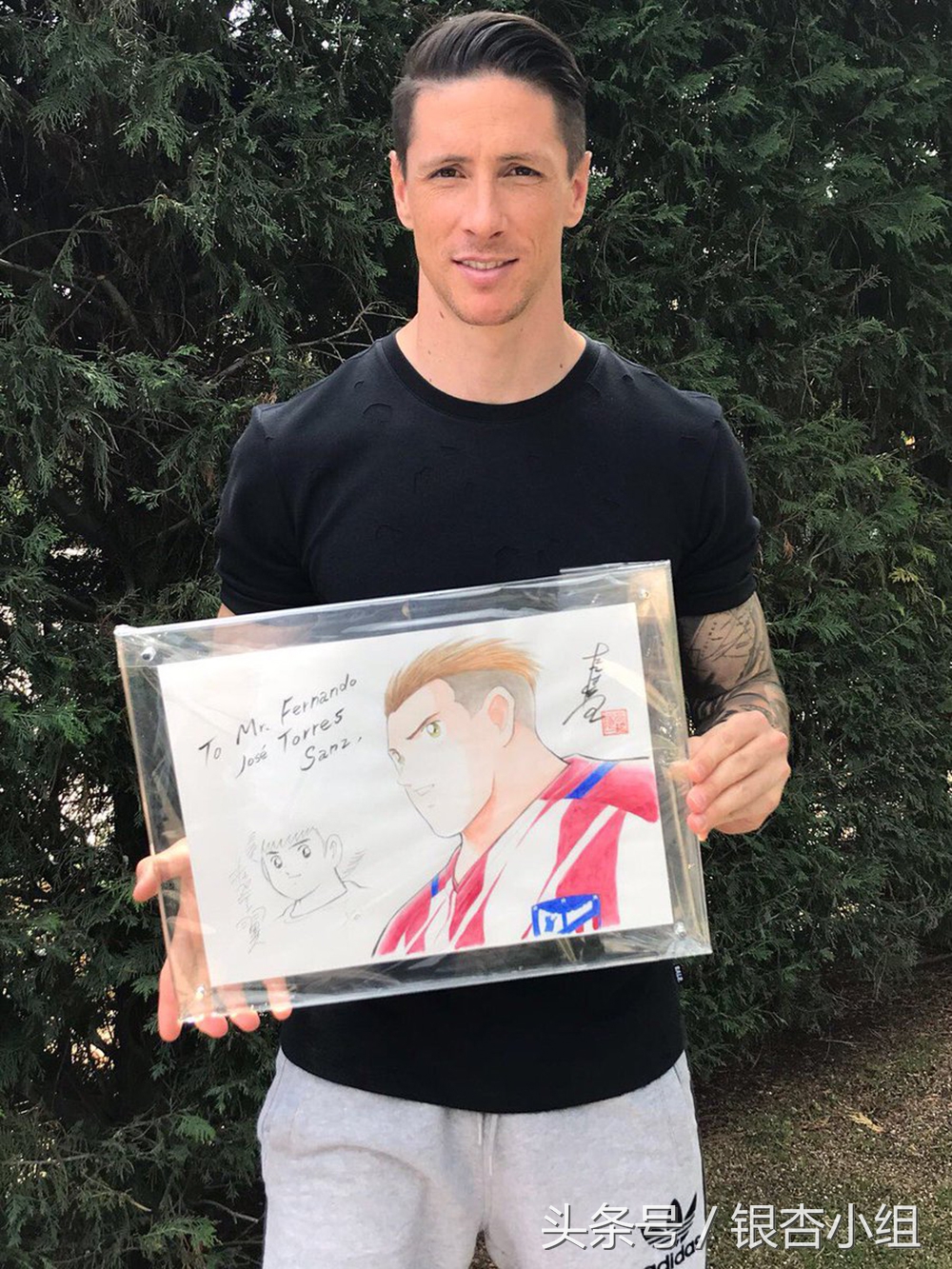 漫画的影响力！这些顶级球星都获赠过《足球小将》签名画板