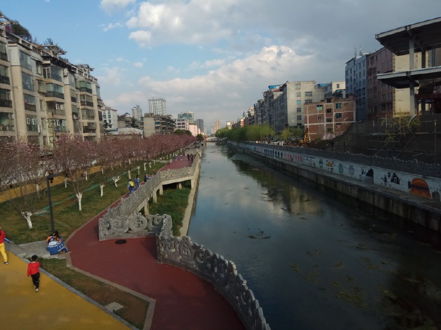 六盘水属于乌蒙山脉吗,六盘水是个怎样的城市