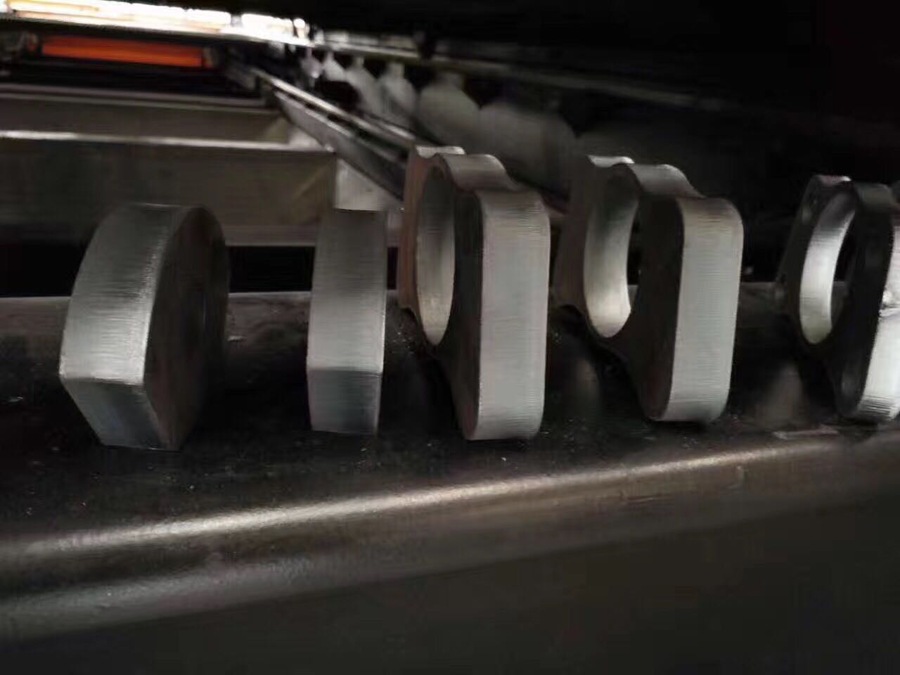 激光切割机与火焰切割机设备,等离子切割机和火焰切割机