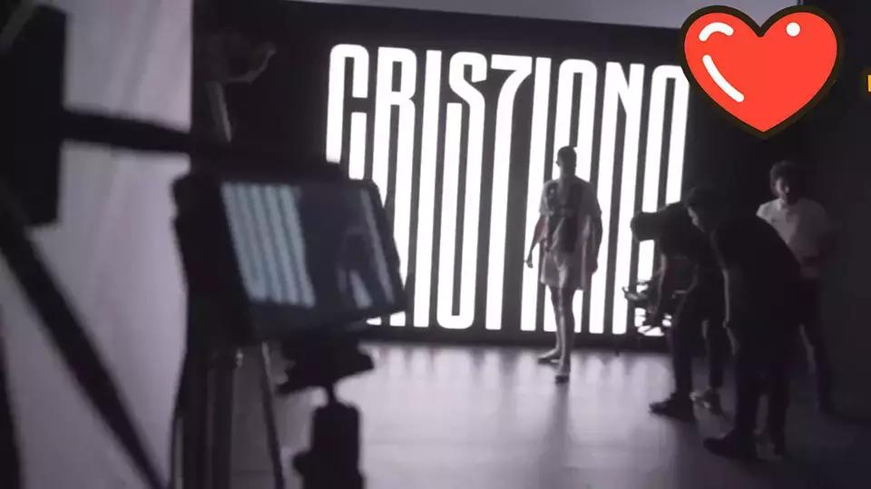 c罗的腿型太好看了,c罗的腿有多粗壮