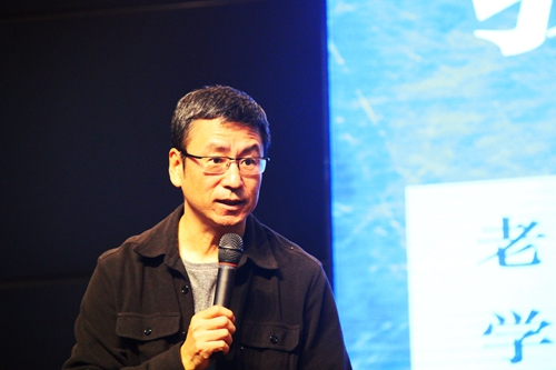 白岩松总评论足球,白岩松说中国足球