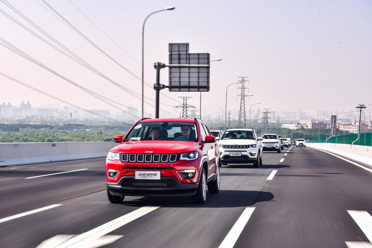 科鲁兹对比福克斯哪款好,科鲁兹和福克斯两厢哪个更好