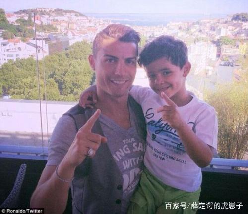 c罗故宫行出场费,c罗故宫秀球技视频