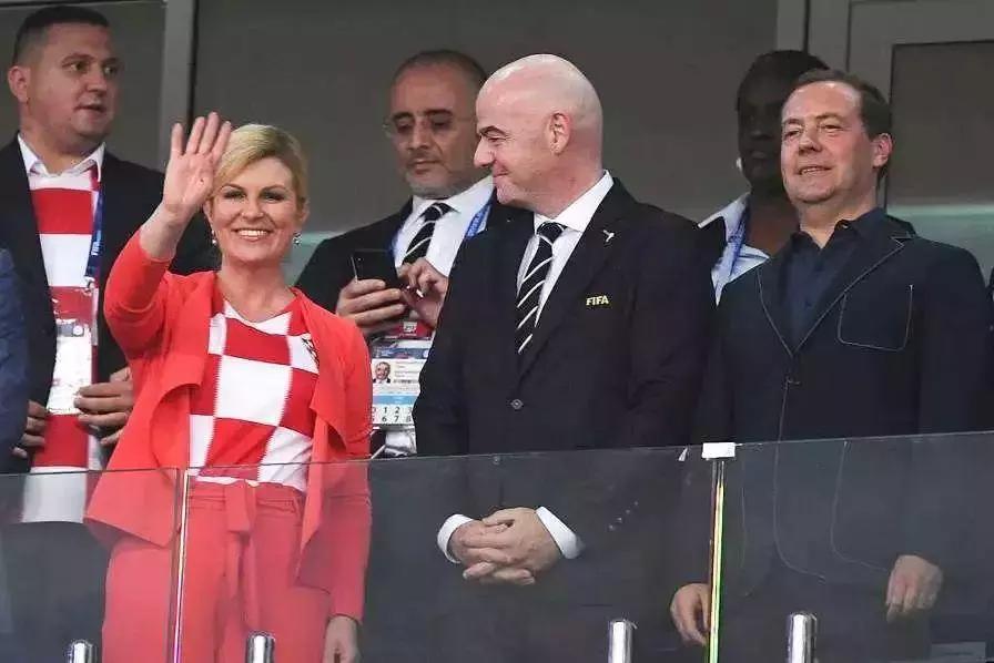 克罗地亚女总统抢镜,克罗地亚女总统早期泳装秀