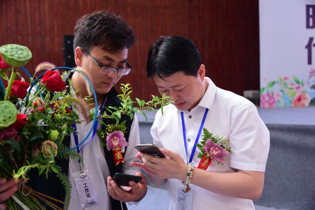 虹桥古玩城举行插花“世界杯”选拔赛