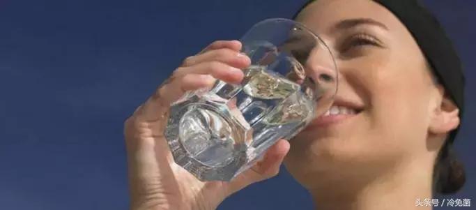 夏季脸干燥起皮怎么办,脸干燥起皮怎么办夏天