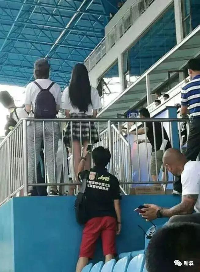 注意！这群人靠*拍偷**女生裙底月入过万！