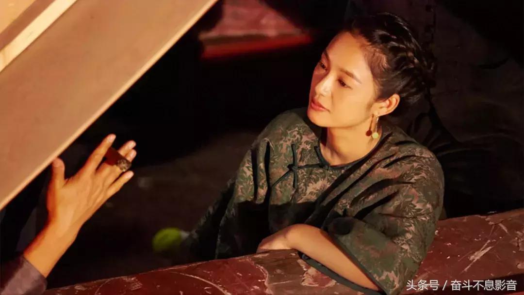 40岁的周韵和50岁的许晴,许晴和周韵谁更有气质