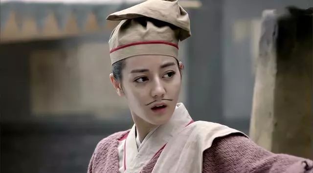 迪丽热巴现身发布会现场，发生了什么？「整形医生王明利」