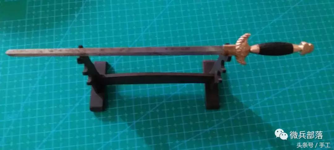 纯手工打造名剑,微型刀剑制作比赛