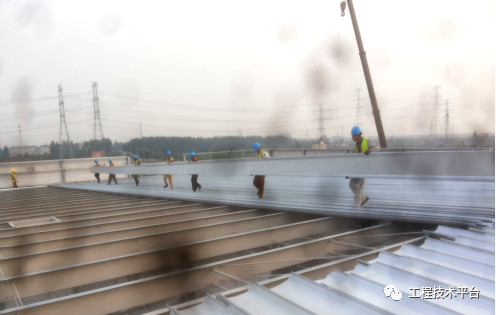 钢结构屋面和顶面施工办法,钢结构屋面安装质量控制要点